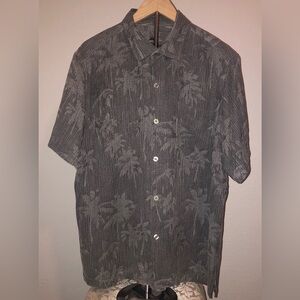 Tommy Bahama button up Hawaiian shirt palm trees vacation resort surf